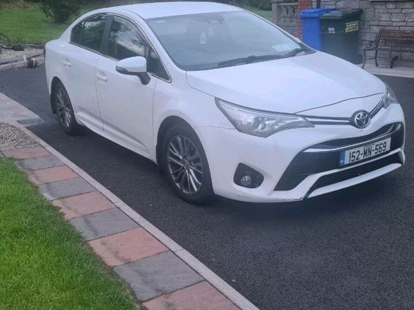 Toyota Avensis Saloon, Diesel, 2015, White
