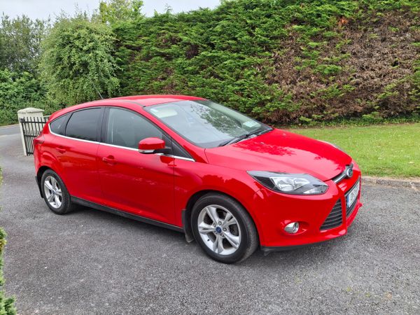 Ford Focus Hatchback, Diesel, 2013, Red