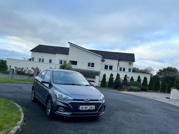 Hyundai i20 Hatchback, Petrol, 2019, Grey