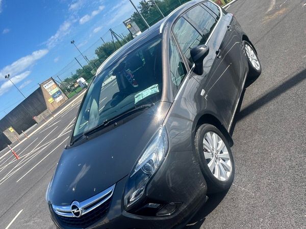 Opel Zafira MPV, Diesel, 2015, Grey