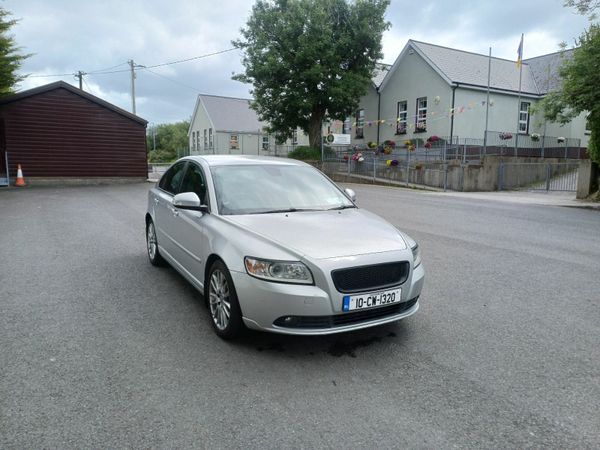 Volvo S40 Saloon, Diesel, 2010, Silver