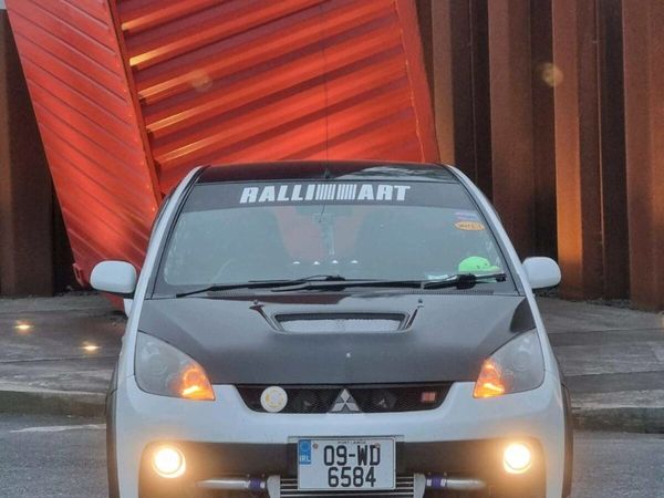 Mitsubishi Colt MPV, Petrol, 2009, White