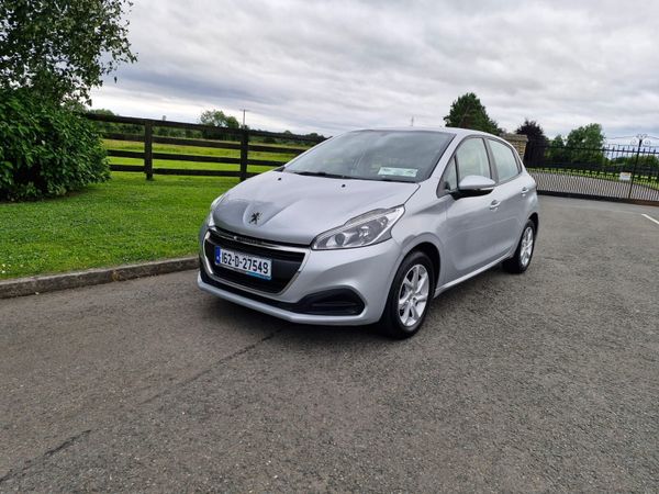 Peugeot 208 Hatchback, Petrol, 2016, Silver