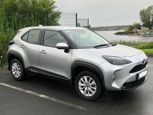 Toyota Yaris Cross Hatchback, Petrol Hybrid, 2023, Grey