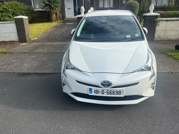 Toyota Prius Hatchback, Petrol Hybrid, 2018, White