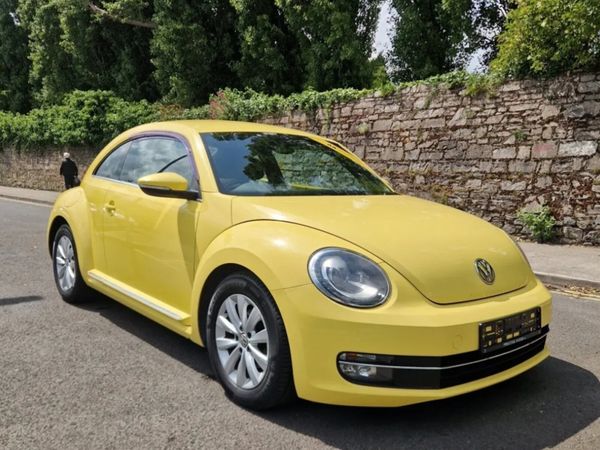 Volkswagen Beetle Hatchback, Petrol, 2013, Yellow