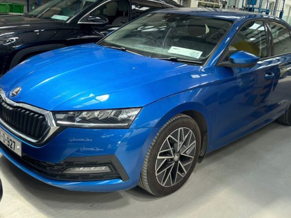 Skoda Octavia Saloon, Diesel, 2021, Blue