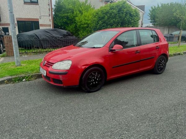 Volkswagen Golf Hatchback, Petrol, 2005, Red