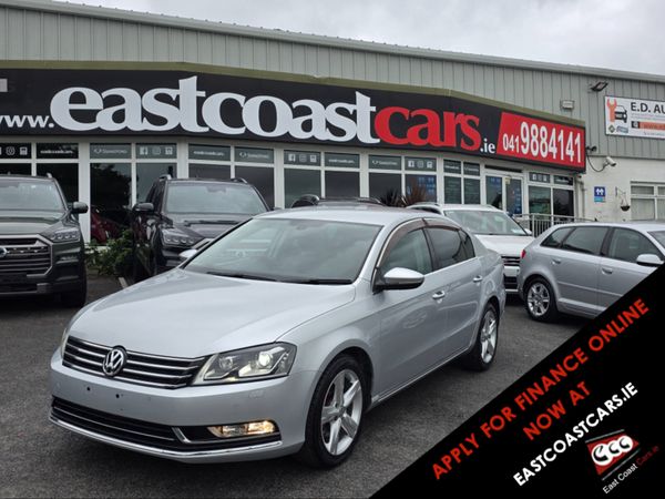 Volkswagen Passat Saloon, Petrol, 2011, Silver