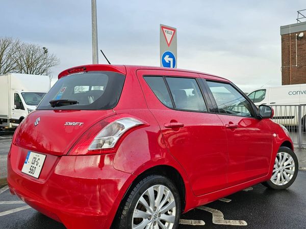 Suzuki Swift Hatchback, Petrol, 2013, Red