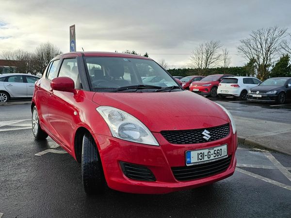 Suzuki Swift Hatchback, Petrol, 2013, Red