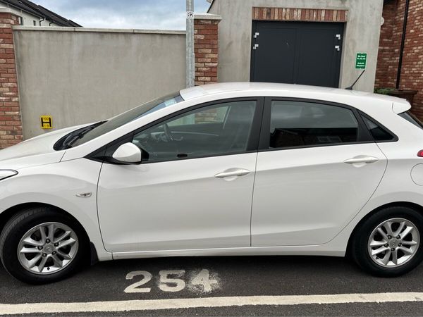 Hyundai i30 Hatchback, Diesel, 2014, White