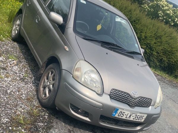Toyota Yaris Hatchback, Petrol, 2005, Grey