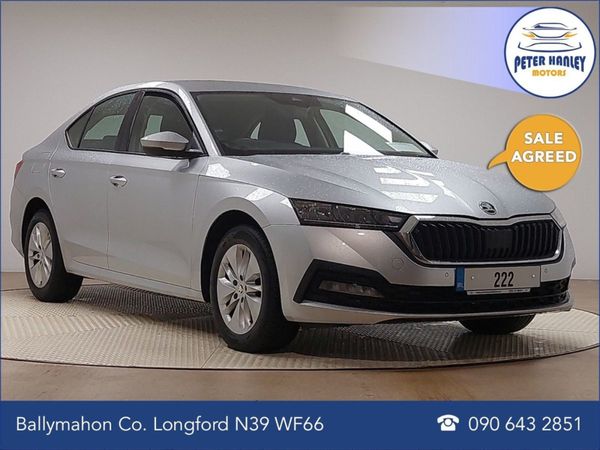 Skoda Octavia Hatchback, Diesel, 2022, Silver