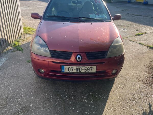 Renault Clio Hatchback, Petrol, 2007, Red