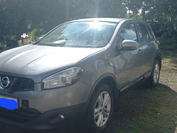 Nissan Qashqai Hatchback, Diesel, 2012, Grey