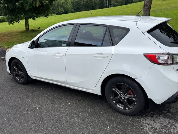 Mazda Mazda3 Hatchback, Diesel, 2010, White