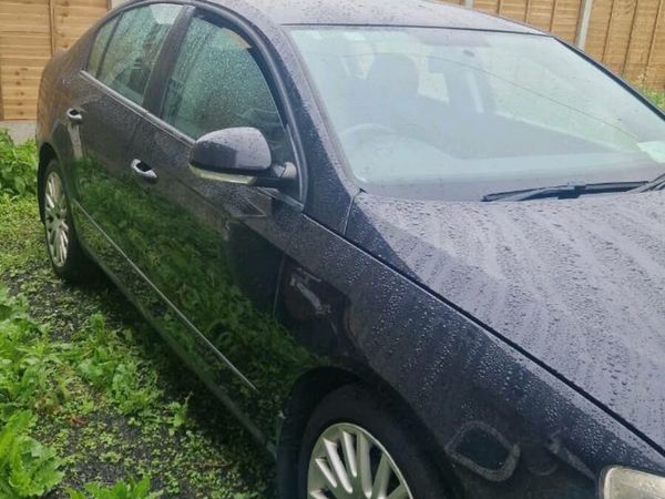 Volkswagen Passat Saloon, Diesel, 2010, Black