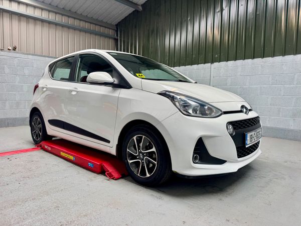 Hyundai i10 Hatchback, Petrol, 2018, White