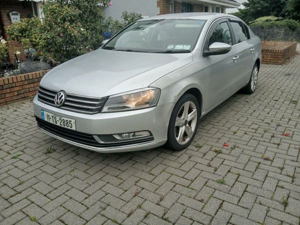Volkswagen Passat Saloon, Diesel, 2011, Silver
