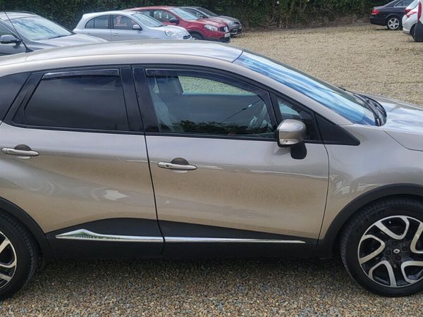 Renault Captur Hatchback, Diesel, 2014, Beige