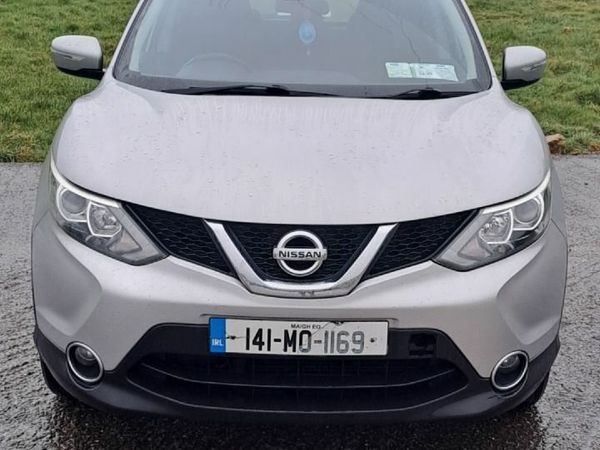 Nissan Qashqai Hatchback, Diesel, 2014, Silver