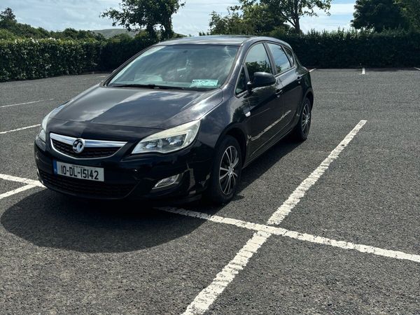 Vauxhall Astra Hatchback, Diesel, 2010, Black