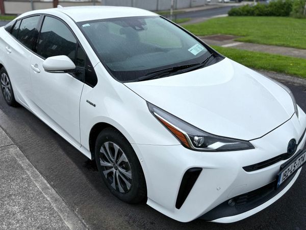 Toyota Prius Hatchback, Petrol Hybrid, 2019, White