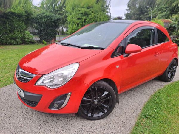 Opel Corsa Hatchback, Petrol, 2011, Red