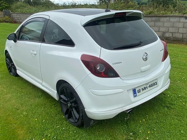 Vauxhall Corsa Hatchback, Diesel, 2012, White