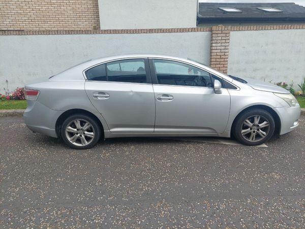 Toyota Avensis Saloon, Diesel, 2010, Silver