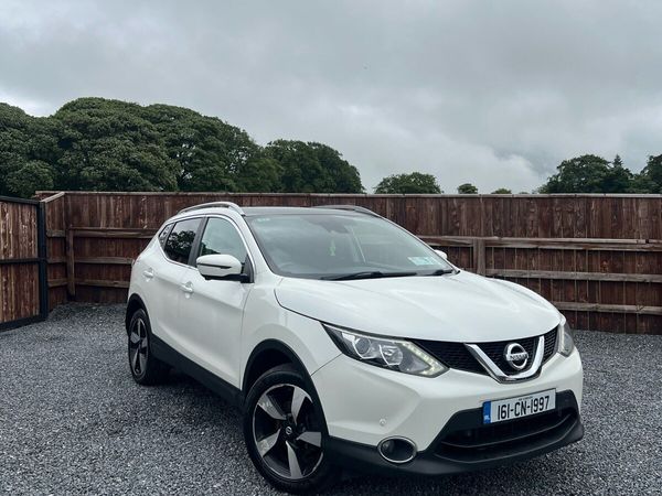 Nissan Qashqai Hatchback, Diesel, 2016, White