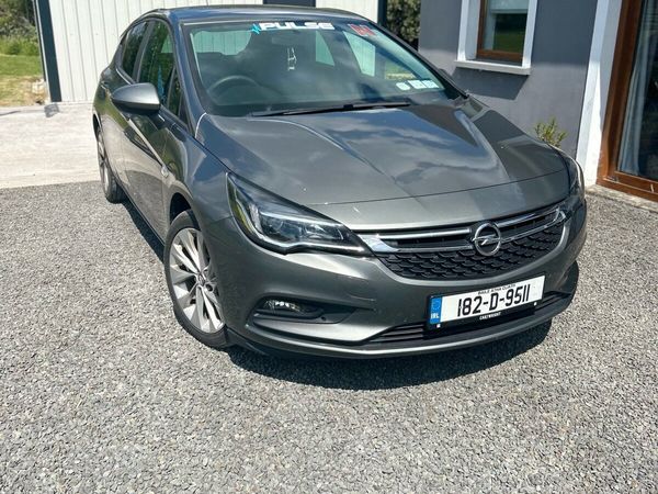 Opel Astra Hatchback, Petrol, 2018, Grey