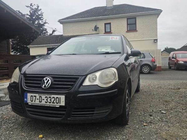 Volkswagen Polo Hatchback, Petrol, 2007, Black
