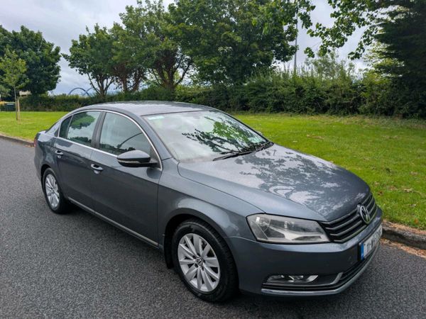 Volkswagen Passat Saloon, Petrol, 2011, Grey