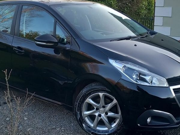 Peugeot 208 Hatchback, Diesel, 2016, Black