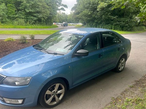 Skoda Rapid Saloon, Petrol, 2013, Blue