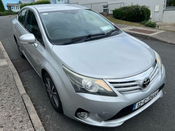 Toyota Avensis Saloon, Diesel, 2012, Silver