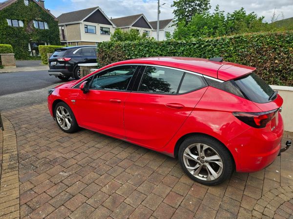 Opel Astra Hatchback, Diesel, 2017, Red