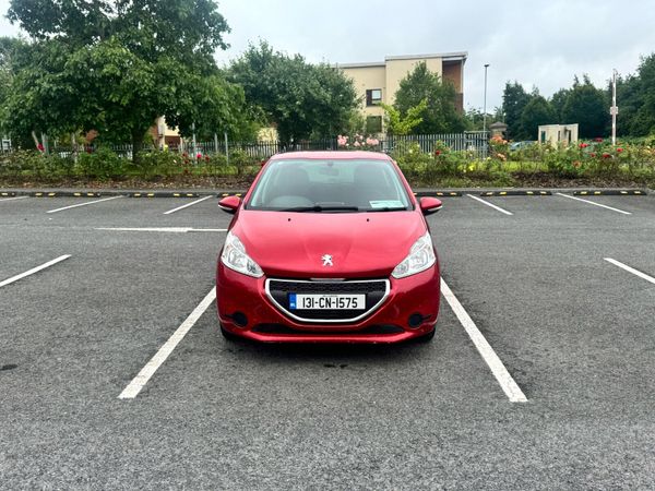Peugeot 208 Hatchback, Petrol, 2013, Red