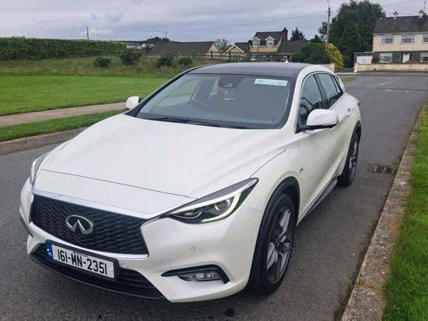 Infiniti Q30 Hatchback, Diesel, 2016, White