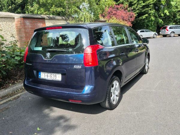 Peugeot 5008 MPV, Diesel, 2011, Blue