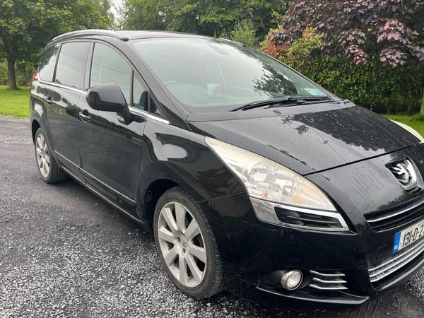 Peugeot 5008 MPV, Diesel, 2013, Black