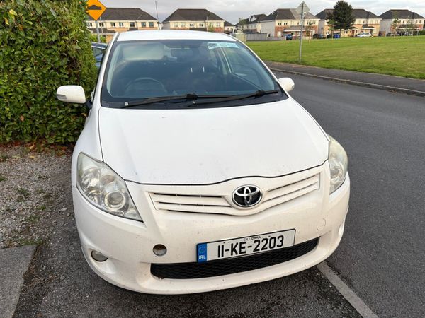 Toyota Auris Hatchback, Diesel, 2011, White