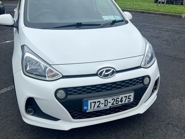 Hyundai i10 Hatchback, Petrol, 2017, White