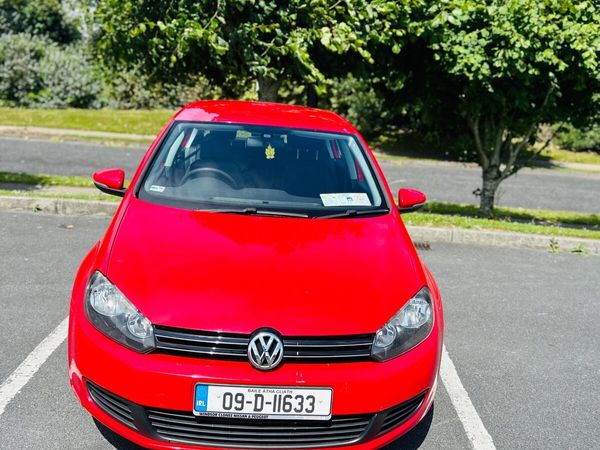 Volkswagen Golf Hatchback, Petrol, 2009, Red