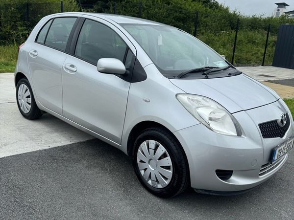 Toyota Yaris Hatchback, Petrol, 2009, Silver