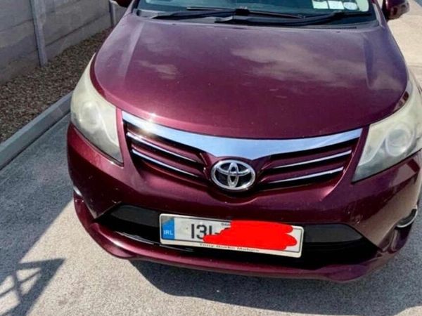 Toyota Avensis Saloon, Diesel, 2013, Red