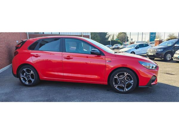 Hyundai i30 Hatchback, Petrol, 2022, Red