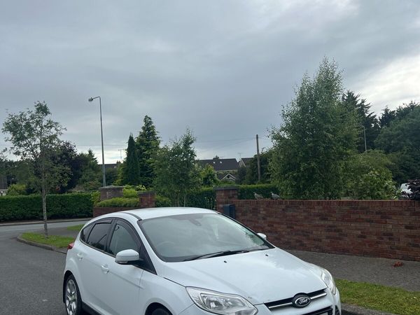 Ford Focus Hatchback, Diesel, 2014, White